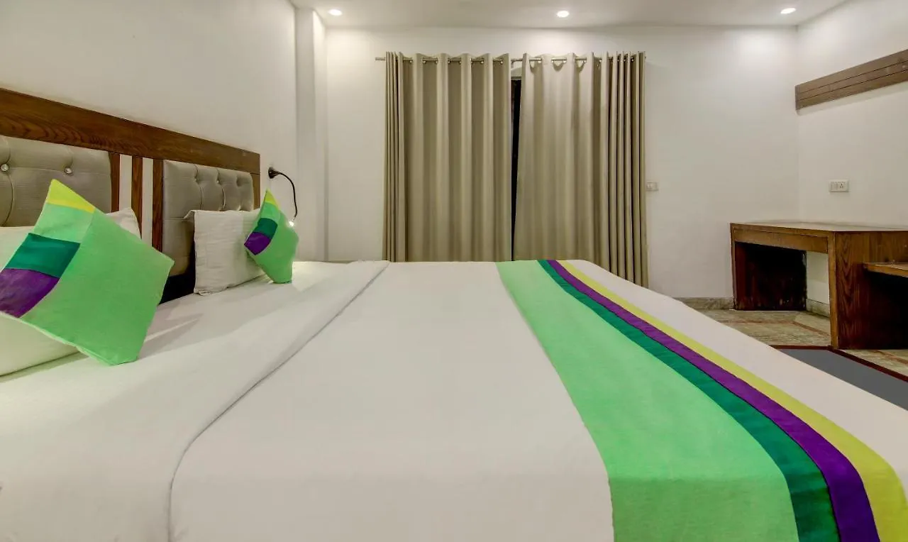 Fabhotel The Kings Plaza New Delhi Hotel