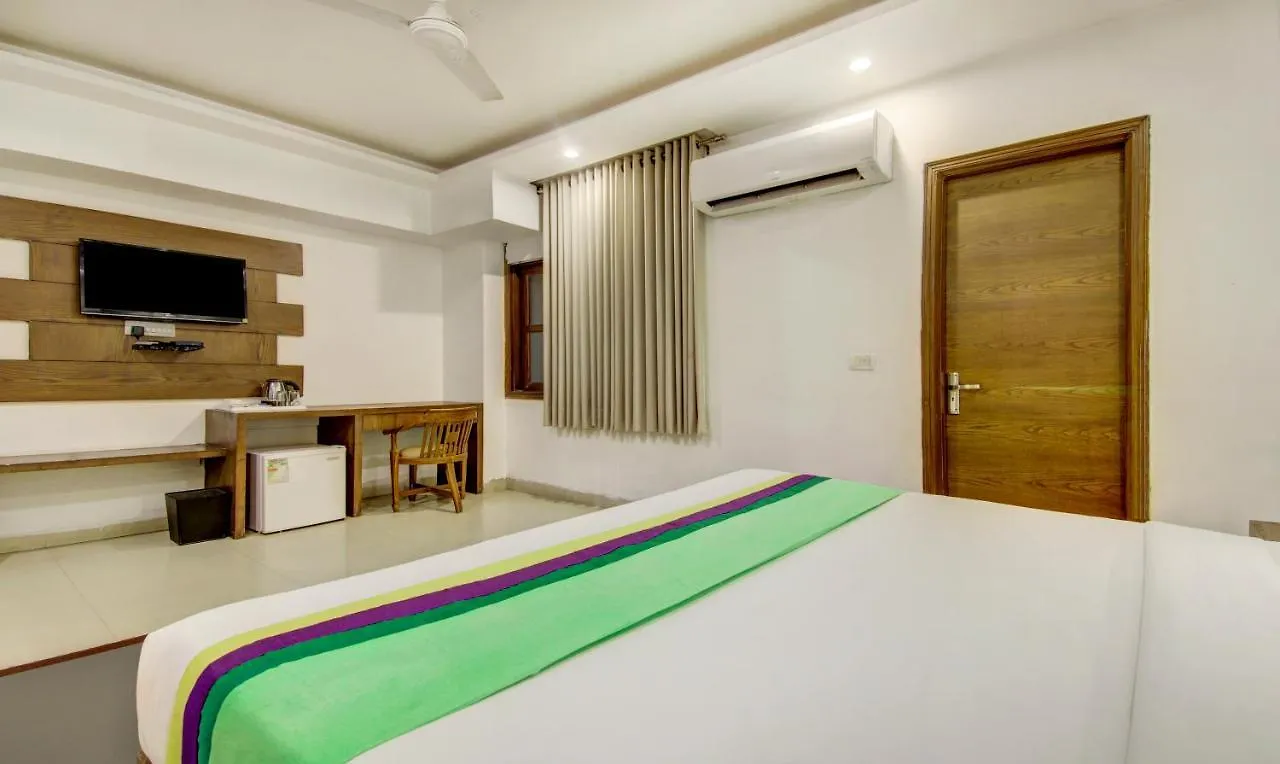 Fabhotel The Kings Plaza New Delhi 3*,