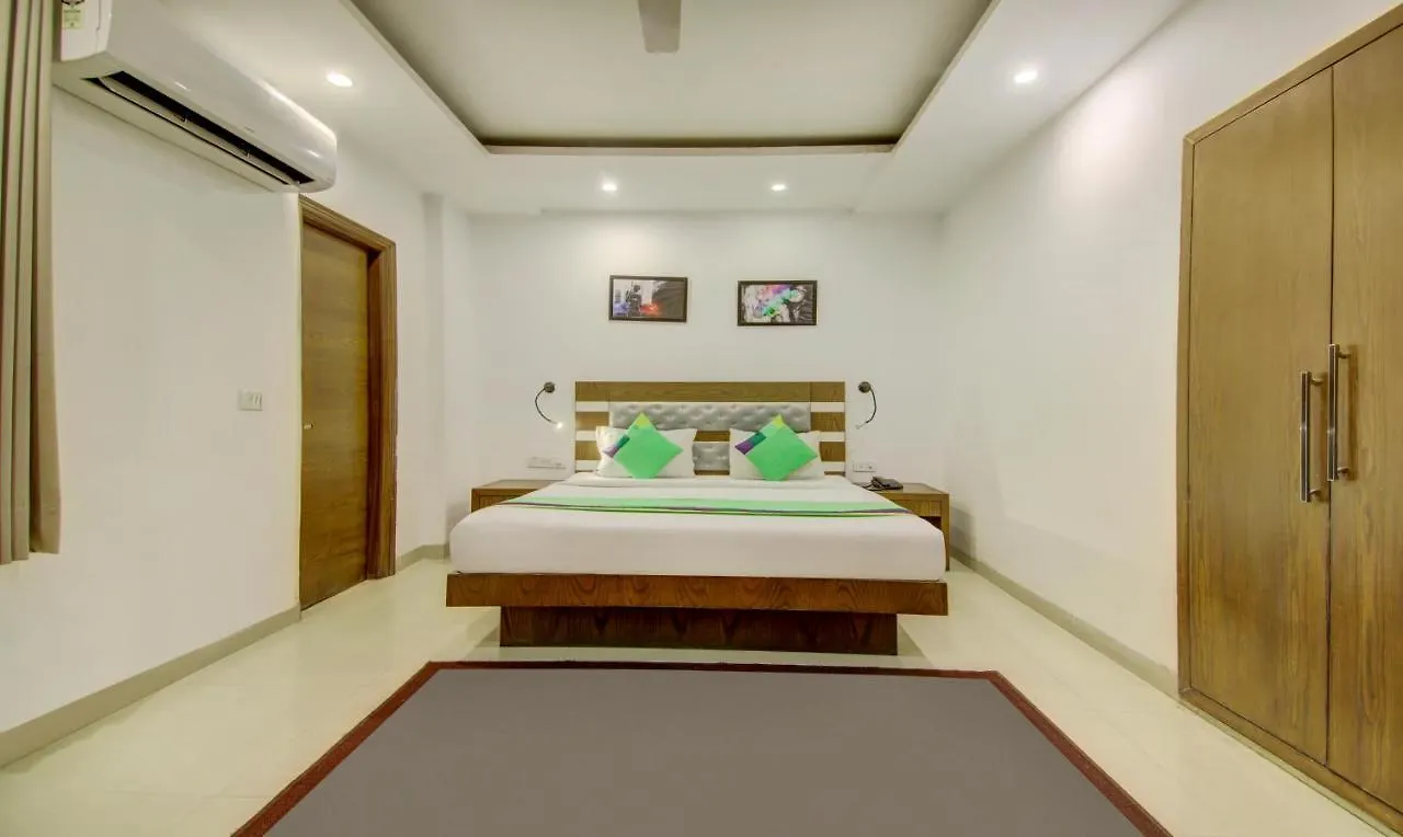 *** Hotel Fabhotel The Kings Plaza New Delhi India