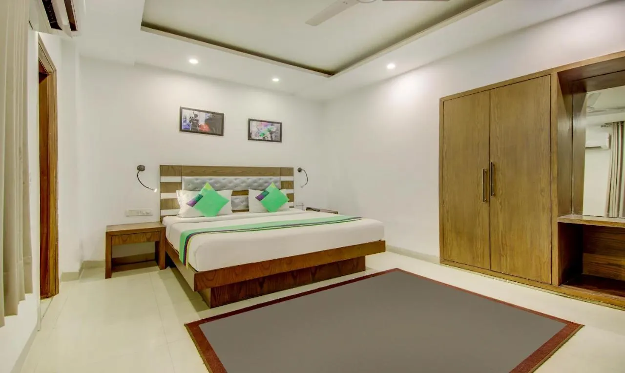 Fabhotel The Kings Plaza New Delhi Hotel