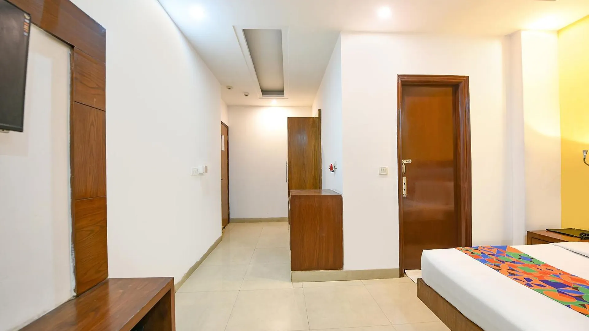Hotel Fabhotel The Kings Plaza New Delhi