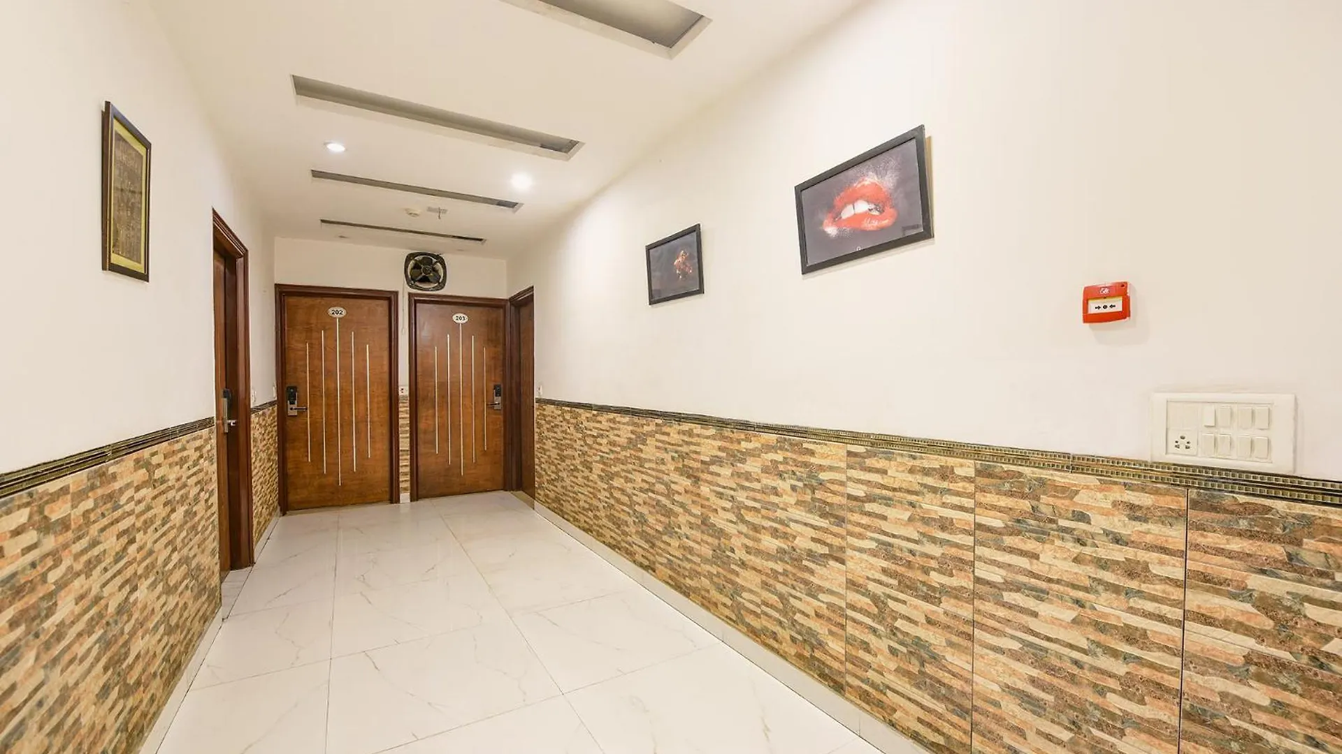 Fabhotel The Kings Plaza New Delhi Hotel