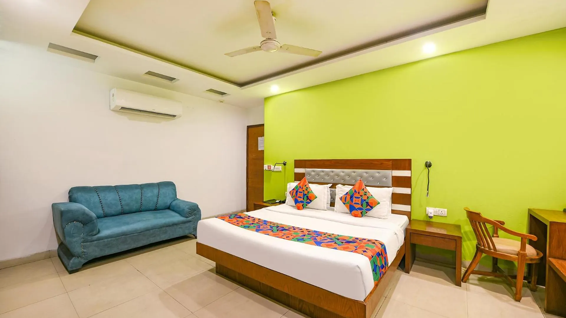 *** Hotel Fabhotel The Kings Plaza New Delhi India